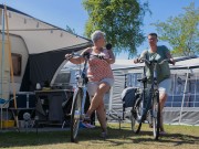 Comfort 2 dames met fiets