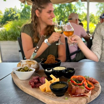 Borrelplank Terras.jpeg