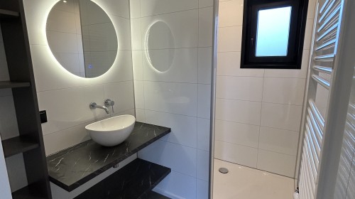 Sunlodge badkamer.jpeg