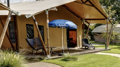 Zijaanzicht tent.png